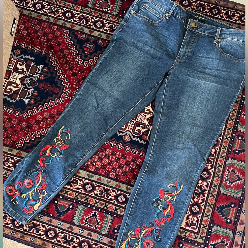 Jean with nice embroidered